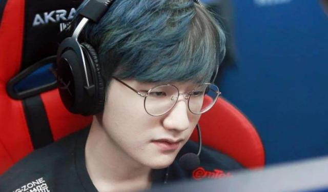 跌宕起伏的 跌宕起伏的